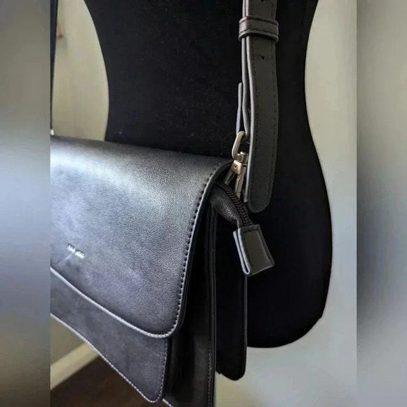 Pixie Mood Structured Zoe Crossbody Purse - Picture 3 of 6